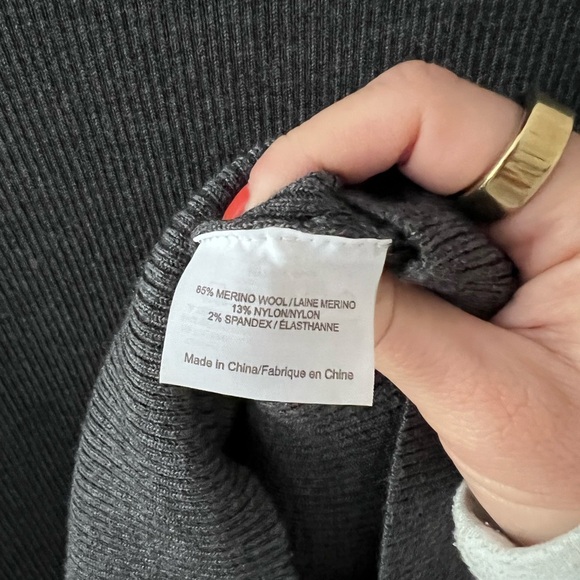 Tory Burch Wool Blend Ribbed Grey Turtleneck Sweater Top - Picture 4 of 4